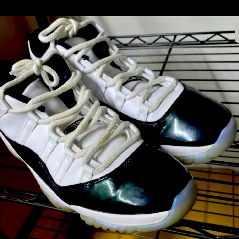 COPY - Jordan 11 low Easter Emeralds size 12